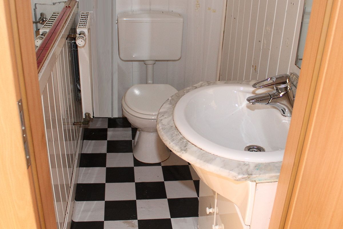 Bochum: -VERKAUFT- Handwerker aufgepasst! Top Wohnung RH-Charakter sanierungsbed. provi. frei Bo-Wiemelhausen zu verkaufen.