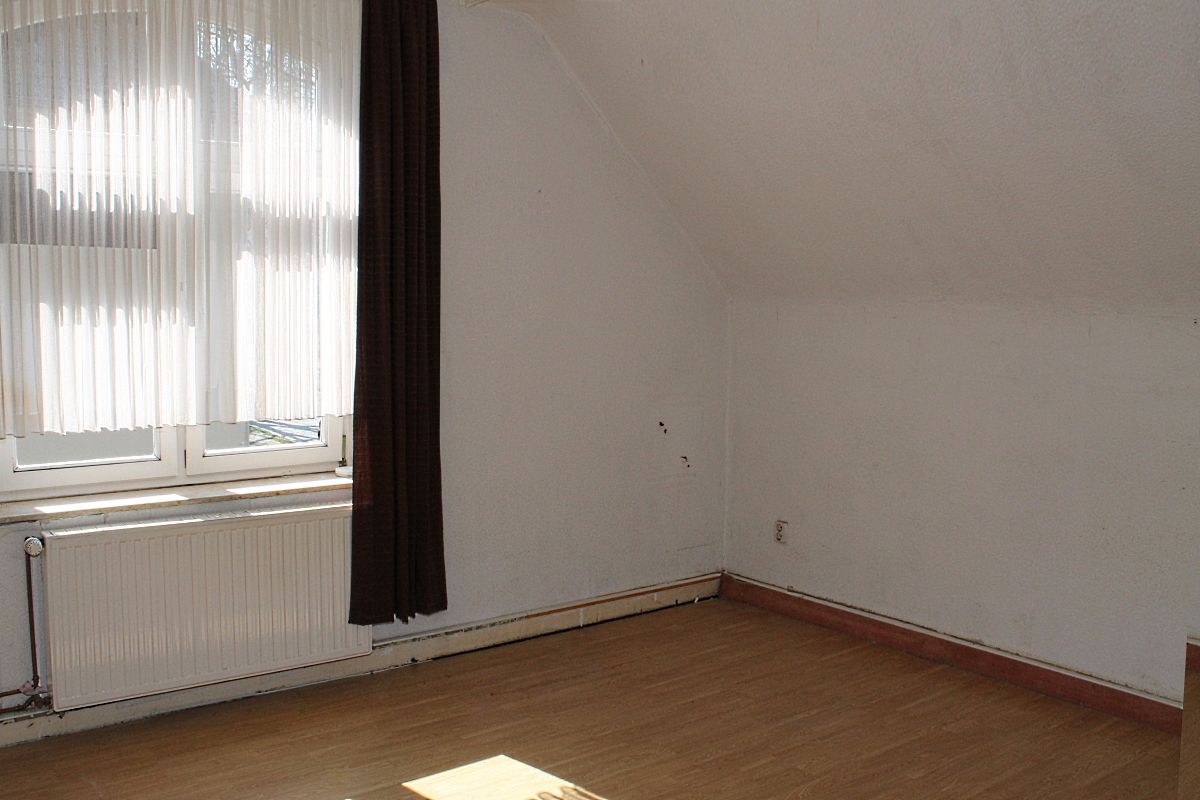 Bochum: -VERKAUFT- Handwerker aufgepasst! Top Wohnung RH-Charakter sanierungsbed. provi. frei Bo-Wiemelhausen zu verkaufen.