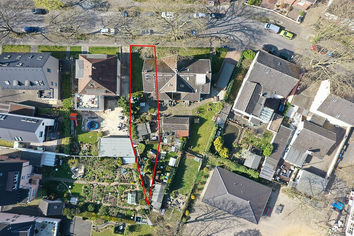 Bochum: -VERKAUFT- Handwerker aufgepasst! Top Wohnung RH-Charakter sanierungsbed. provi. frei Bo-Wiemelhausen zu verkaufen.