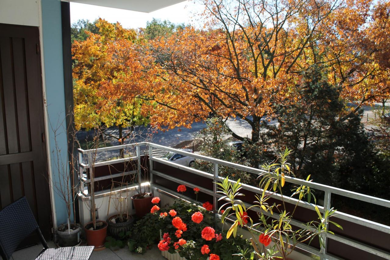 Bochum: -VERKAUFT- Zwei hochwertige ETW, 2 Loggien, 2 Tiefgaragenstellplätze, Waldrandlage, provisionsfrei zu verkaufen!