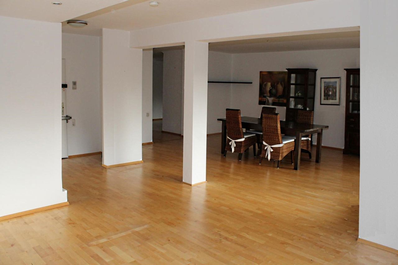 Bochum: -VERKAUFT- Zwei hochwertige ETW, 2 Loggien, 2 Tiefgaragenstellplätze, Waldrandlage, provisionsfrei zu verkaufen!