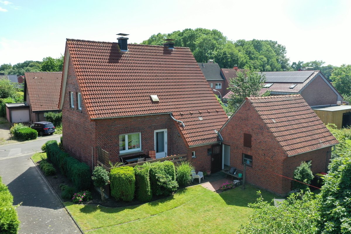 Buldern: -VERKAUFT- Schönes freistehendes Einfamilienhaus mit Garten und Garage in Dülmen-Buldern prov. frei zu verkaufen!