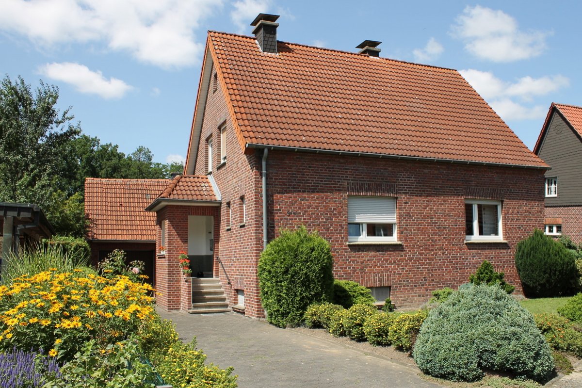 Buldern: -VERKAUFT- Schönes freistehendes Einfamilienhaus mit Garten und Garage in Dülmen-Buldern prov. frei zu verkaufen!