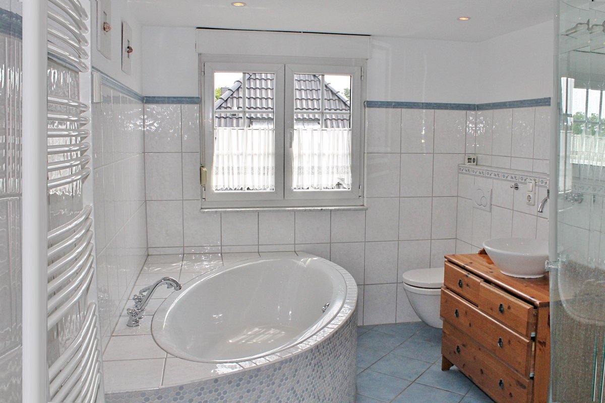 Recklinghausen: -VERKAUFT- Exklusive ETW -wohnen aus 2 Ebenen- Balkon tolle Aussicht zentral in Recklinghausen prov. frei zu verkaufen!