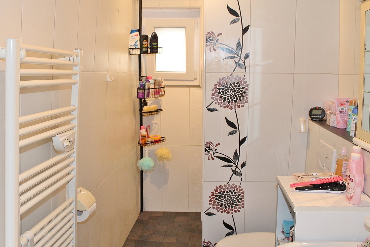 Bochum: -VERKAUFT- Schönes Mehrfamilienhaus + Garten + PKW-Stellplatz in Bochum Altenbochum prov. frei zu verkaufen!