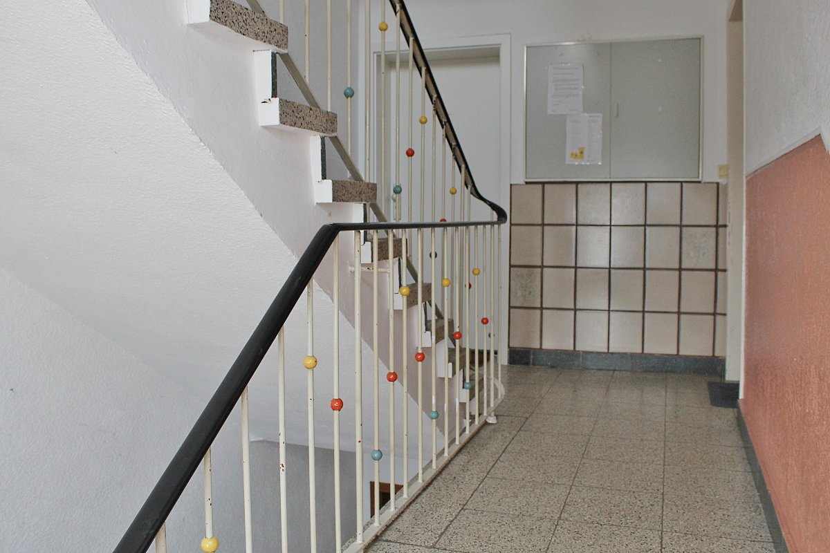 Bochum: -VERKAUFT- Schönes Mehrfamilienhaus + Garten + PKW-Stellplatz in Bochum Altenbochum prov. frei zu verkaufen!