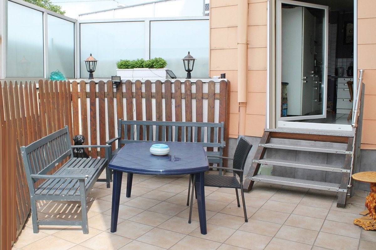 Bochum: -VERKAUFT- Schönes Mehrfamilienhaus + Garten + PKW-Stellplatz in Bochum Altenbochum prov. frei zu verkaufen!