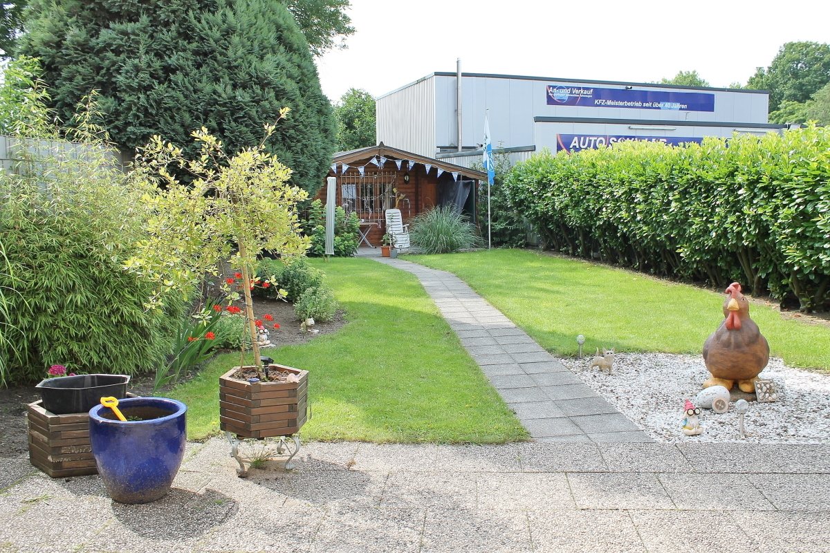 Bochum: -VERKAUFT- Schönes Mehrfamilienhaus + Garten + PKW-Stellplatz in Bochum Altenbochum prov. frei zu verkaufen!