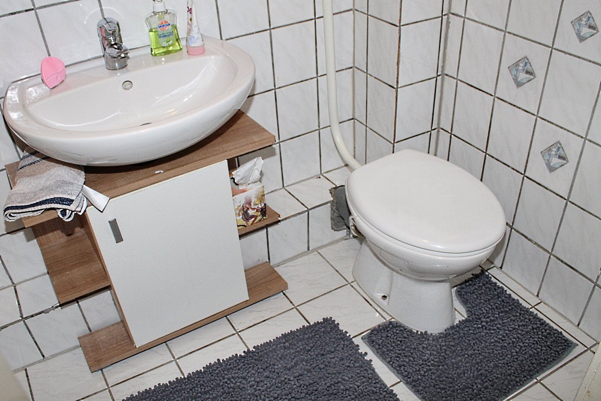 Bochum: -VERKAUFT- Schönes Mehrfamilienhaus + Garten + PKW-Stellplatz in Bochum Altenbochum prov. frei zu verkaufen!