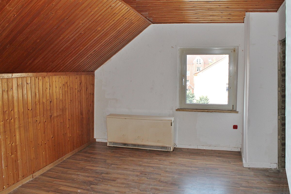 Bochum: -VERKAUFT- Schönes Mehrfamilienhaus + Garten + PKW-Stellplatz in Bochum Altenbochum prov. frei zu verkaufen!