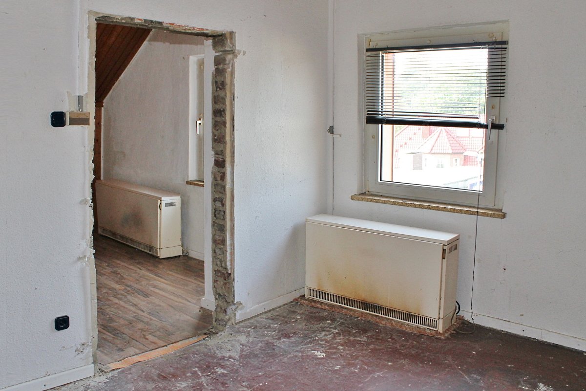 Bochum: -VERKAUFT- Schönes Mehrfamilienhaus + Garten + PKW-Stellplatz in Bochum Altenbochum prov. frei zu verkaufen!