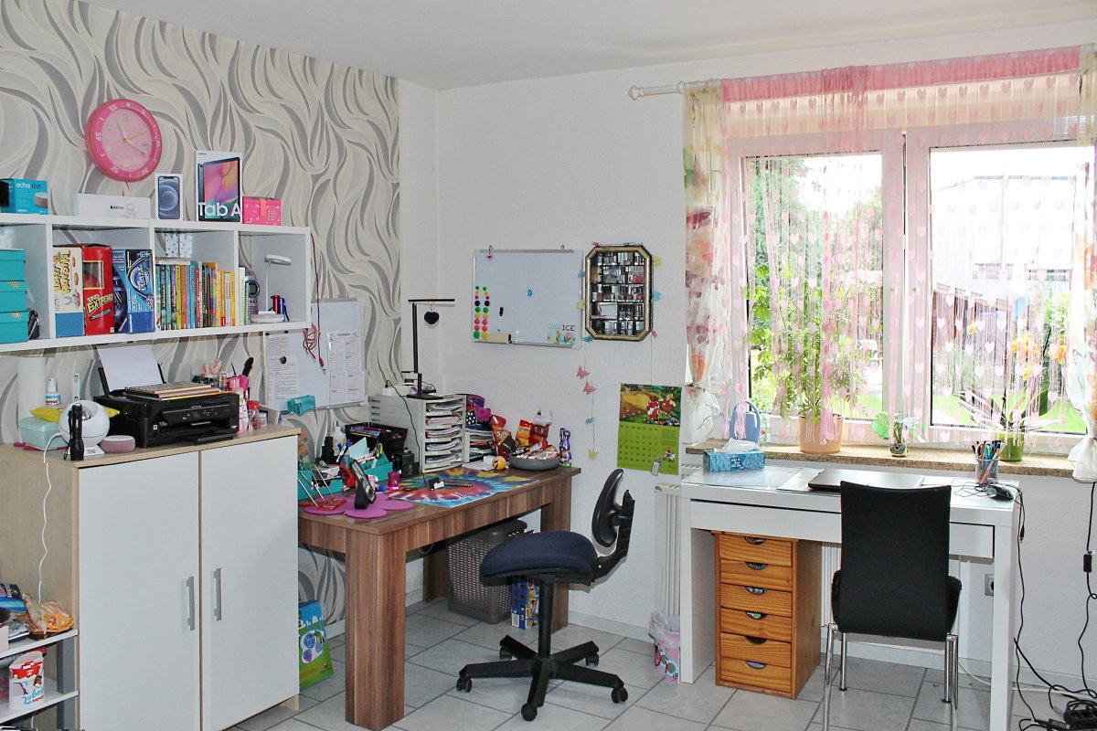 Bochum: -VERKAUFT- Schönes Mehrfamilienhaus + Garten + PKW-Stellplatz in Bochum Altenbochum prov. frei zu verkaufen!