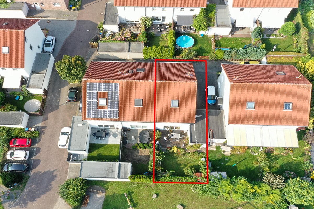Oer-Erkenschwick: -VERKAUFT- Hochwertiges Reiheneckhaus mit Garten und Garage in Oer-Erkenschwick prov. frei zu verkaufen!