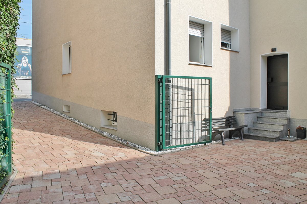 Recklinghausen: -VERKAUFT- Schickes Mehrfamilienhaus Keller Garage großer Garten in Recklinghausen prov. frei zu verkaufen.