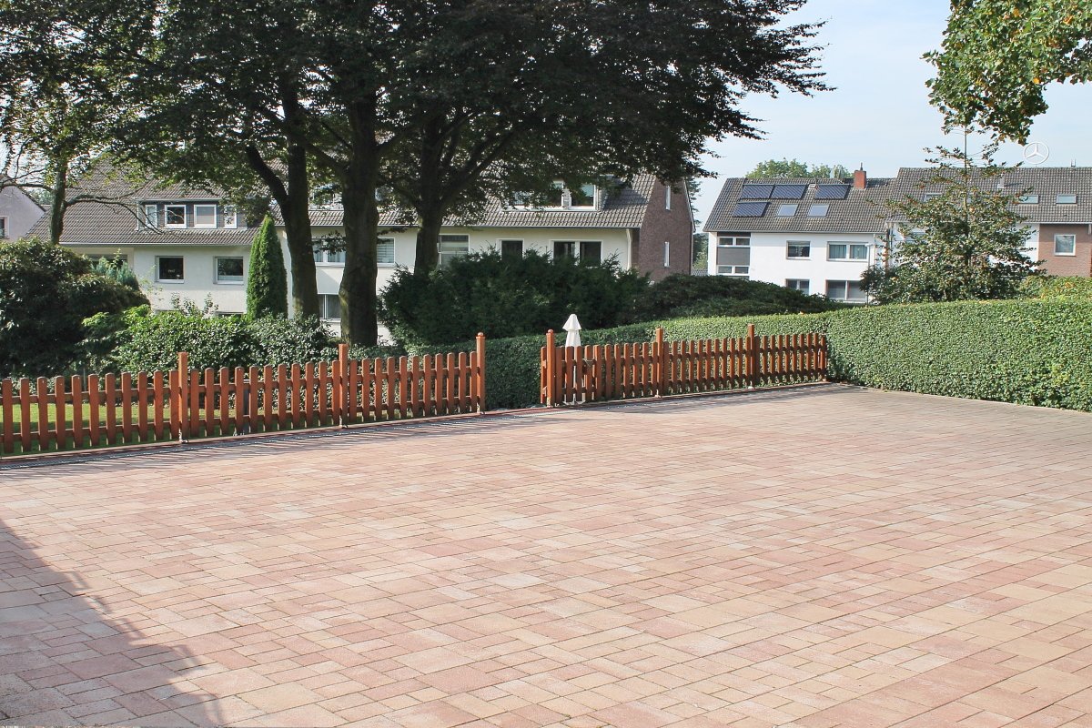 Recklinghausen: -VERKAUFT- Schickes Mehrfamilienhaus Keller Garage großer Garten in Recklinghausen prov. frei zu verkaufen.