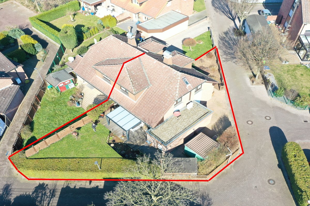Recklinghausen: -VERKAUFT- Hochwertige Doppelhaushälfte, Garten, Garage in Recklinghausen prov. frei zu verkaufen!