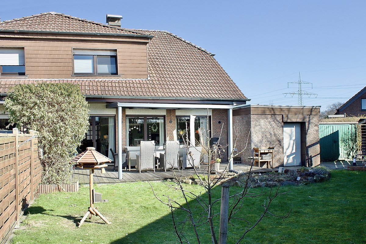 Recklinghausen: -VERKAUFT- Hochwertige Doppelhaushälfte, Garten, Garage in Recklinghausen prov. frei zu verkaufen!