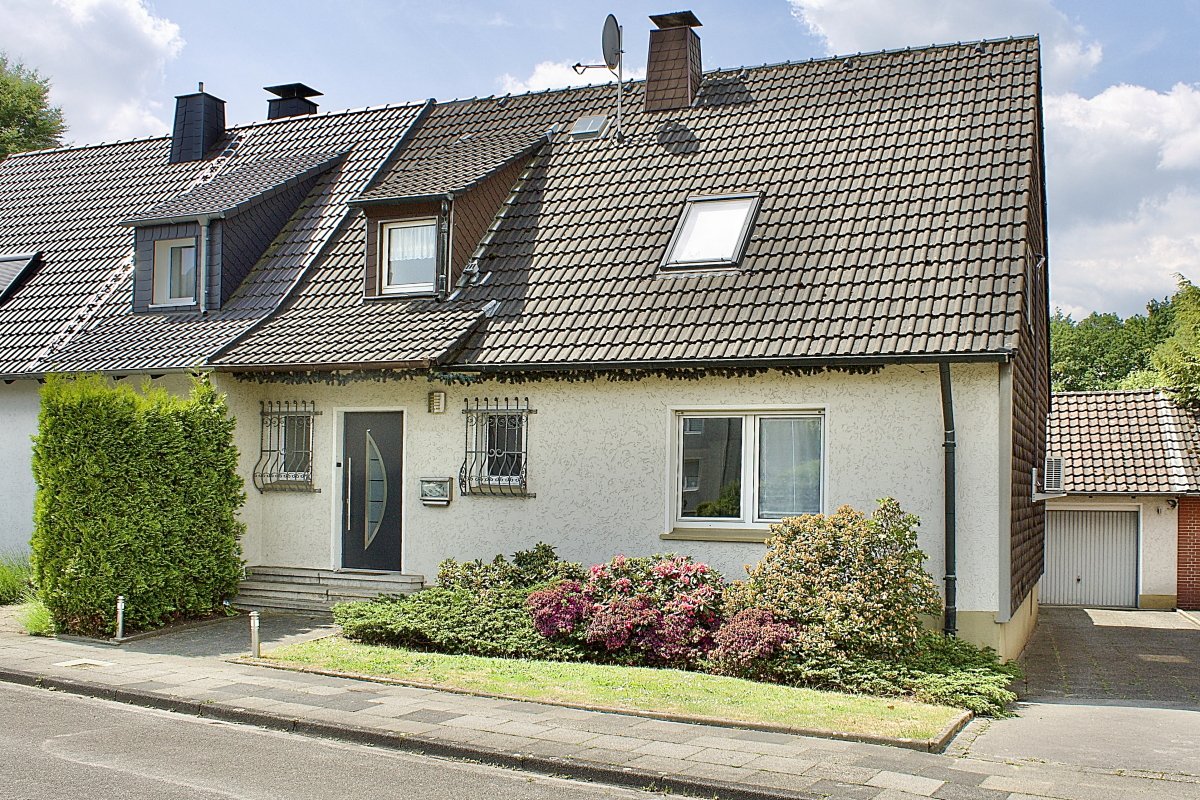 Recklinghausen: -VERKAUFT- Schicke Doppelhaushälfte Garage Garten prov. frei zu verkaufen!