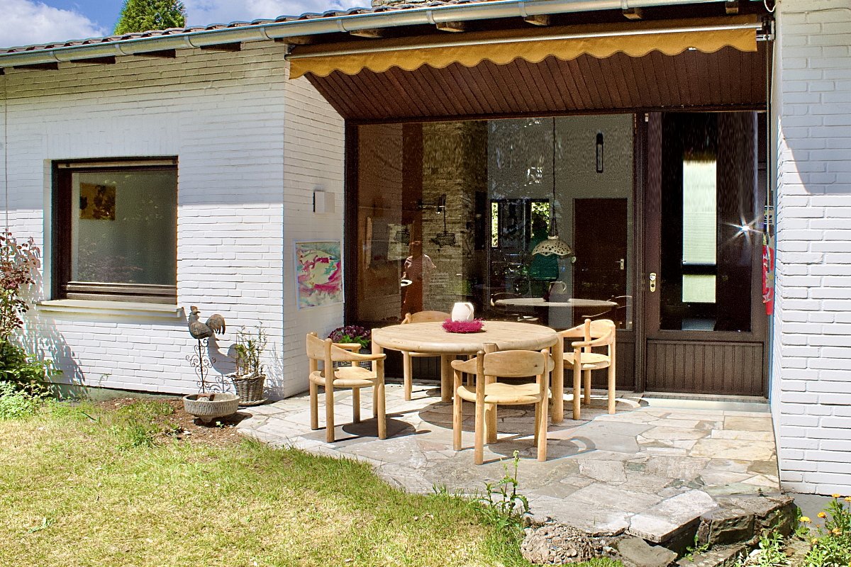 Rheinberg: -VERKAUFT- Schöner, freistehender Bungalow mit Keller Garage in Sackgasse provisionsfrei zu verkaufen!
