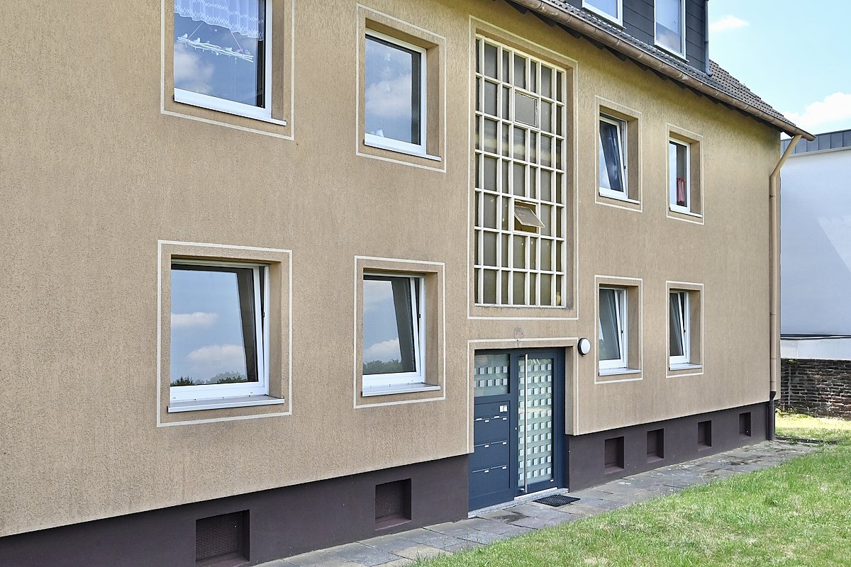 Bochum-Hiltrop: -VERKAUFT- Gepflegtes Mehrfamilienhaus mit Balkonen in guter Lage provisionsfrei zu verkaufen!
