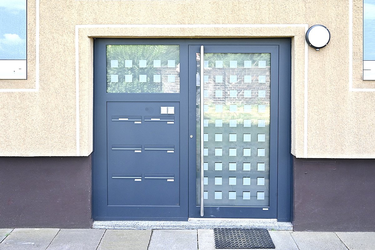 Bochum-Hiltrop: -VERKAUFT- Gepflegtes Mehrfamilienhaus mit Balkonen in guter Lage provisionsfrei zu verkaufen!