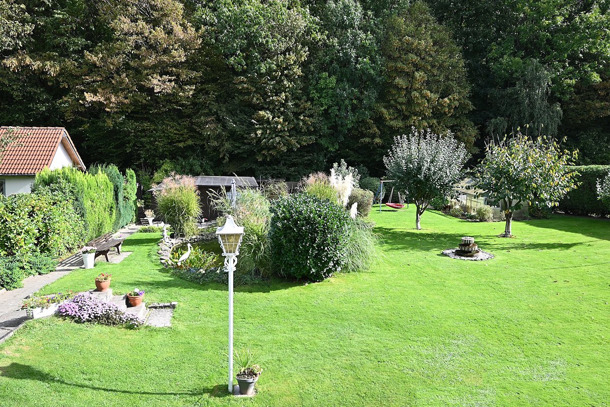 Herne: -VERKAUFT- Großes Anwesen: 2 moderne Häuser großes Grundstück am Wald i. Herne prov. frei zu verkaufen!