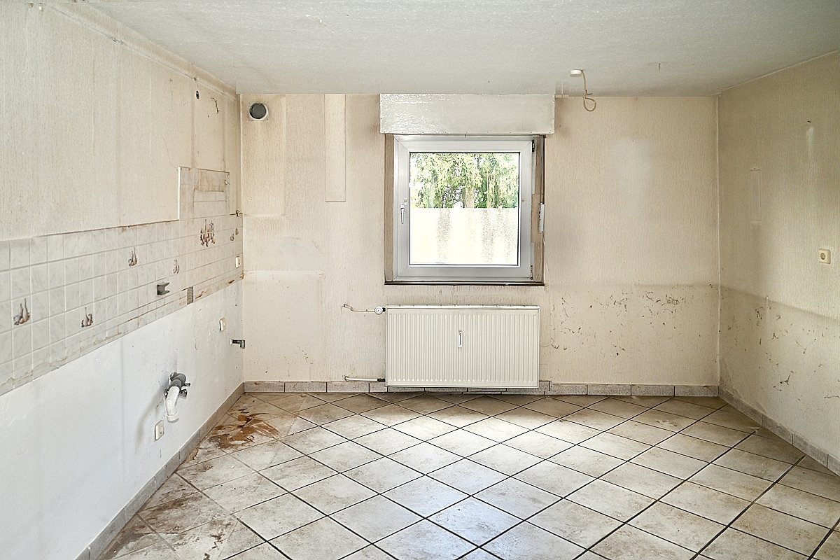 Dortmund-Marten: -VERKAUFT- Mehrfamilienhaus mit Potenzial Garagen großes Grundstück provisionsfrei zu verkaufen!