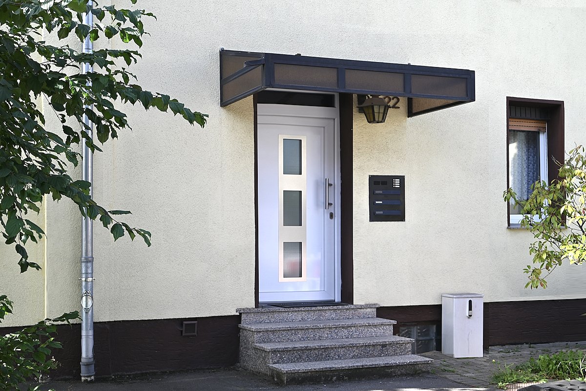 Dortmund-Marten: -VERKAUFT- Mehrfamilienhaus mit Potenzial Garagen großes Grundstück provisionsfrei zu verkaufen!