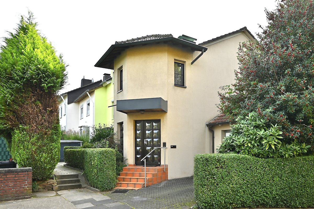 Bochum-Hiltrop: -VERKAUFT- Schickes Einfamilienhaus mit Garage und großem Garten provisionsfrei zu verkaufen!