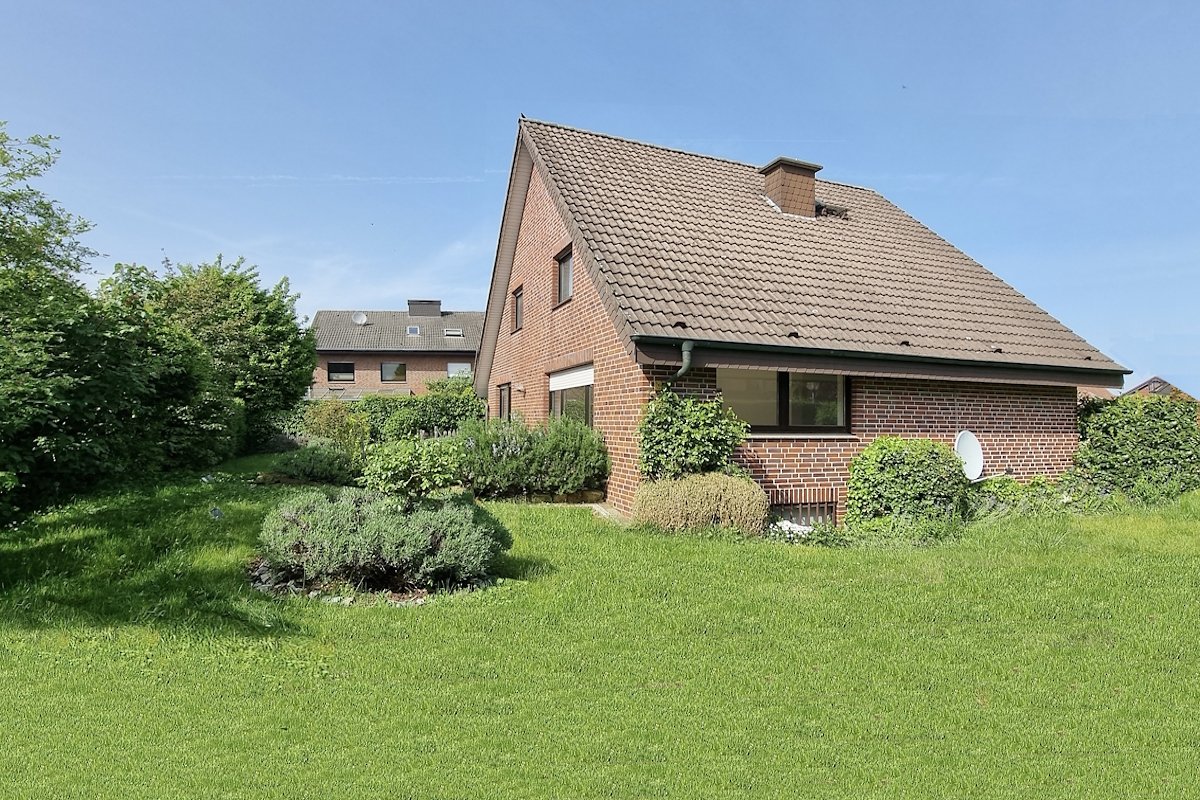 Ascheberg: -VERKAUFT- Schickes Einfamilienhaus mit Keller, Garten, 4 PKW-Stellplätzen provisionsfrei zu verkaufen!