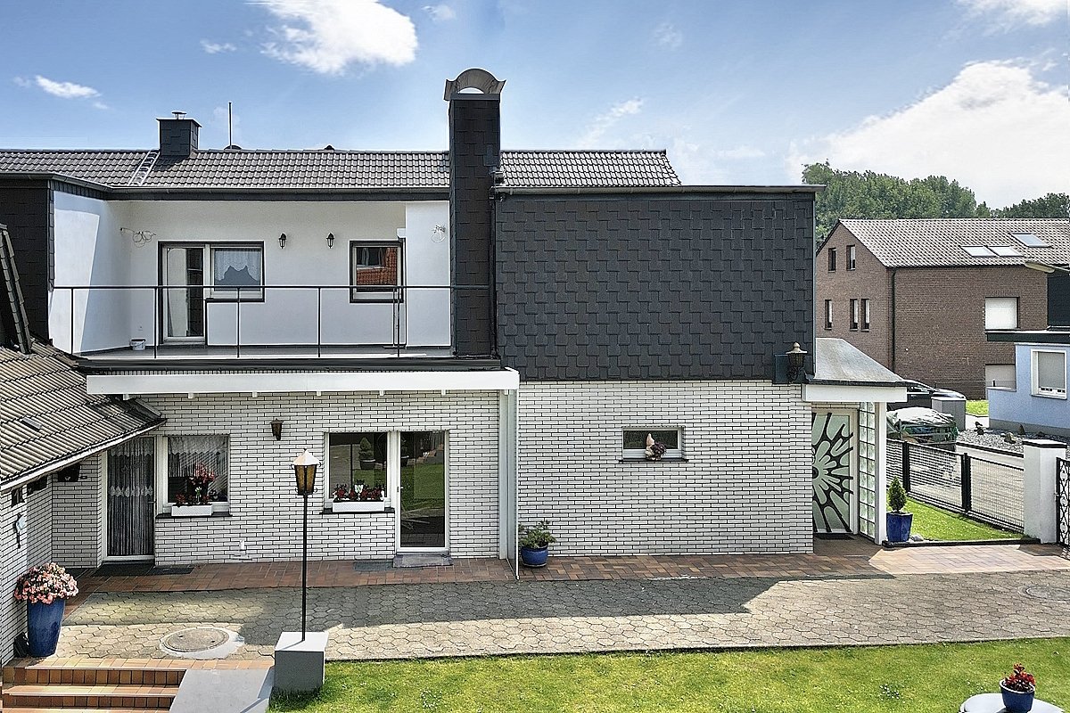 Herne: -VERKAUFT- Schickes Zweifamilienhaus Waldgrundstück Keller Garage in Herne prov. frei zu verkaufen!