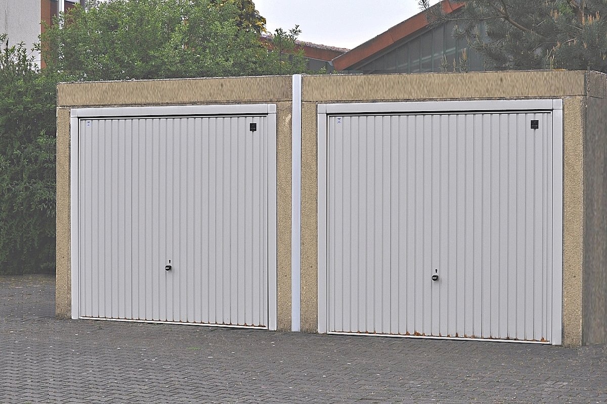 Dülmen: Solides Renditeobjekt: 125m² Büro 125m² Wohnung 300m² Produktionshalle Dülmen prov.frei zu verkaufen.