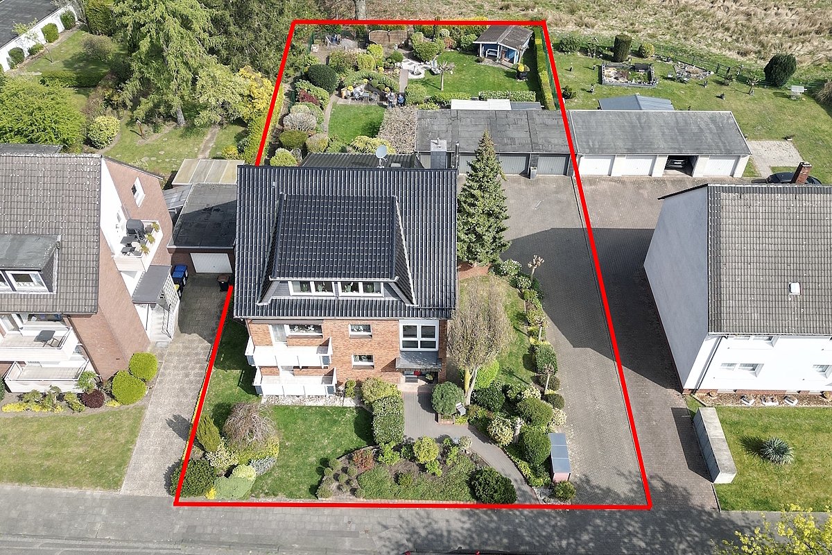 Recklinghausen: -VERKAUFT- Hochwertiges Dreifamilienhaus 4Garagen großes Grundstück prov.frei zu verkaufen!