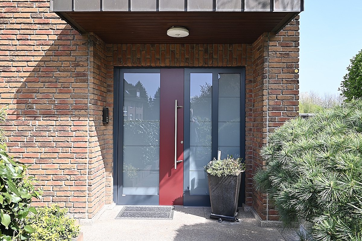 Recklinghausen: -VERKAUFT- Hochwertiges Dreifamilienhaus 4Garagen großes Grundstück prov.frei zu verkaufen!