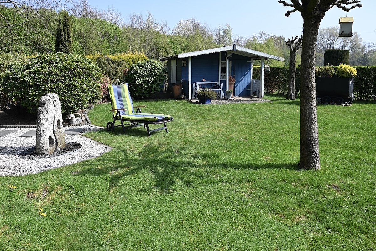 Recklinghausen: -VERKAUFT- Hochwertiges Dreifamilienhaus 4Garagen großes Grundstück prov.frei zu verkaufen!