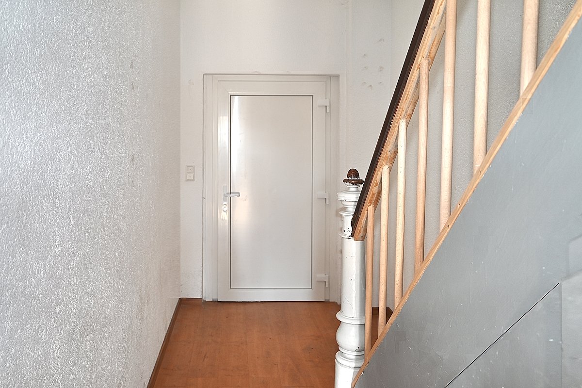 Recklinghausen: -RESERVIERT- Freistehendes Dreifamilienhaus (3 Eigentumswohnungen) in Recklinghausen provisionsfrei zu verkaufen!