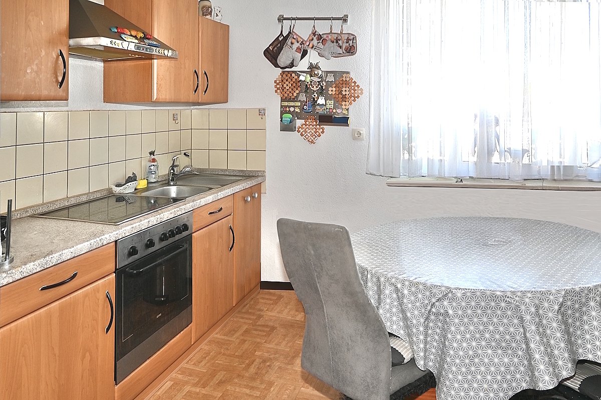 Bochum: Attraktives Mehrfamilienhaus 8 Wohnungen 6 Balkone 4 Garagen Garten provisionsfrei zu verkaufen!