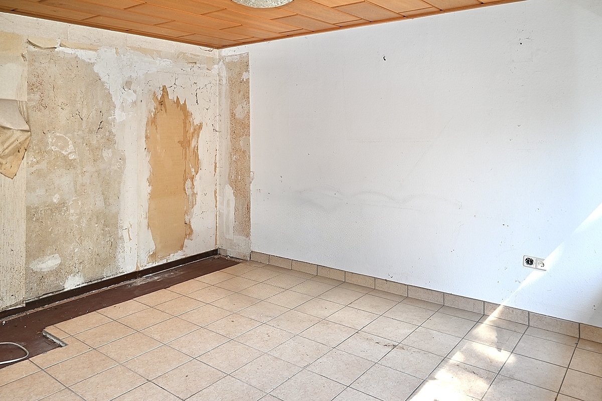 Bochum: -VERKAUFT- Handwerker aufgepasst! Doppelhaushälfte mit Potenzial Garage großem Grundstück provfrei zu verk!