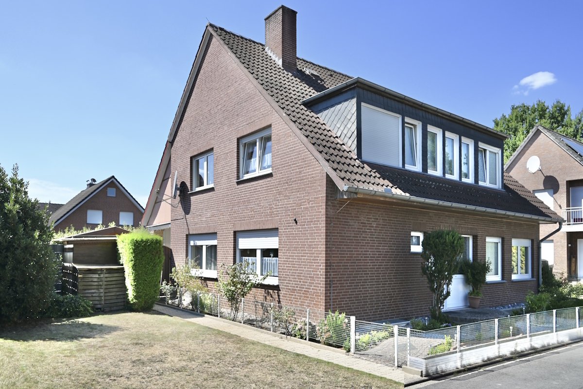 Dülmen Buldern: Gepflegtes Zweifamilienhaus mit Garage und Keller provisionsfrei zu verkaufen!