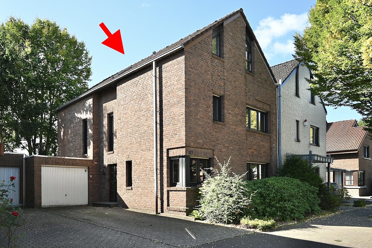 Recklinghausen Hochlar: -RESERVIERT- Großes hochwertiges Einfamilienhaus mit Garage provisionsfrei zu verkaufen!