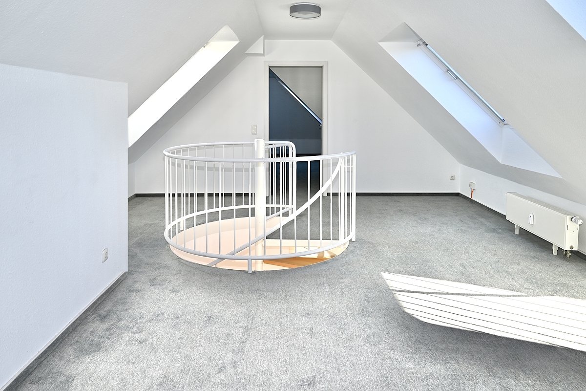 Bochum-Stiepel: Eigentumswohnung Wohnen auf 2 Ebenen! Balkon Tiefgarage prov.frei zu verkaufen!