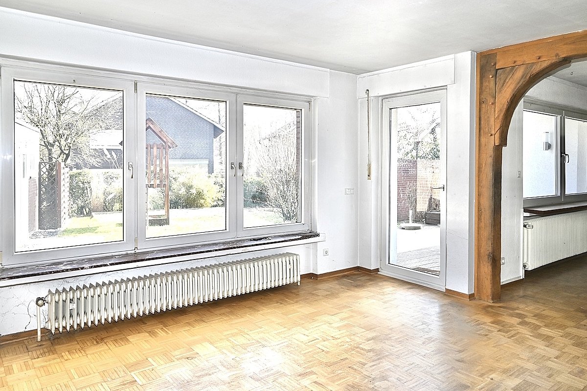 Dülmen: Großes Einfamilienhaus mit großer Garage und Vollkeller provisionsfrei zu verkaufen!