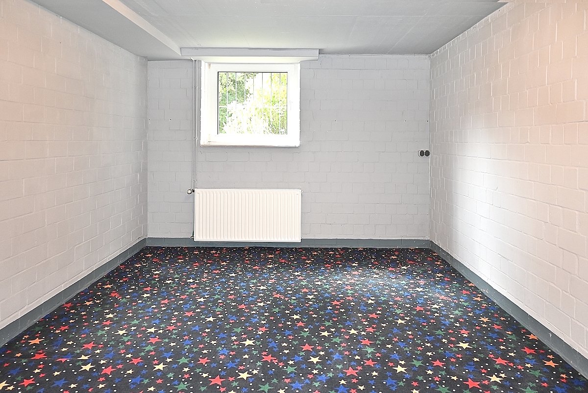 Oer-Erkenschwick: Gepflegtes Einfamilienhaus Bungalow Keller Garage und schöner Garten zu verkaufen!