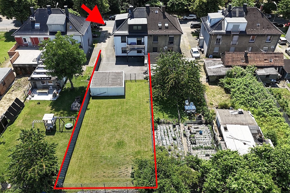 Oer-Erkenschwick: Gepflegtes Zweifamilienhaus schicke Doppelhaushälfte 2 Garagen Top-Garten zu verkaufen