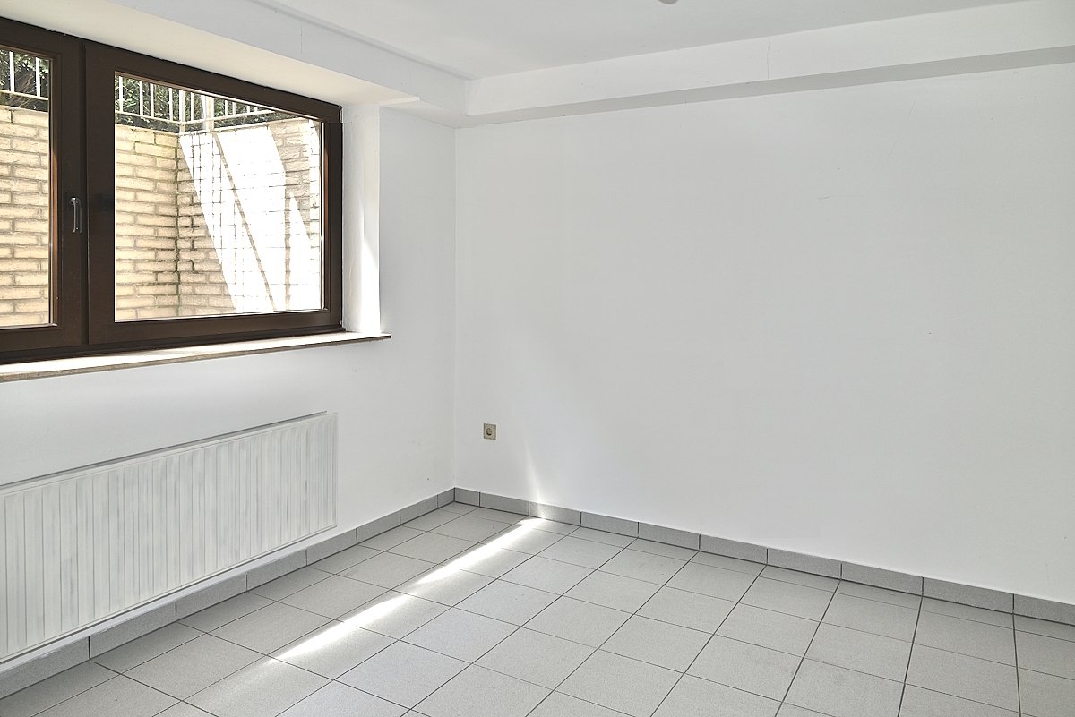 Münster Roxel: Hochwertiges Einfamilienhaus Einliegerwohnung Gewerbehalle schöner Garten zu verk!