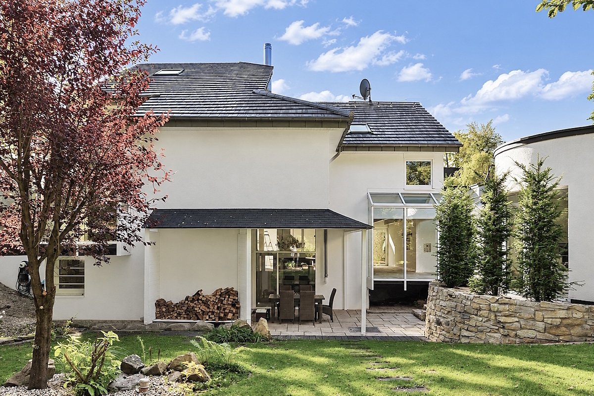 Coesfeld: Premium-Traumhaus mit Wellness-Oase am Honigbach - Kaufen, Einziehen und Wohlfühlen!