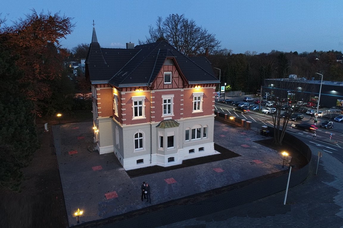 Haus-Verkauf-FREIESLEBEN-KG---IMMOBILIENMAKLER-Villa-1