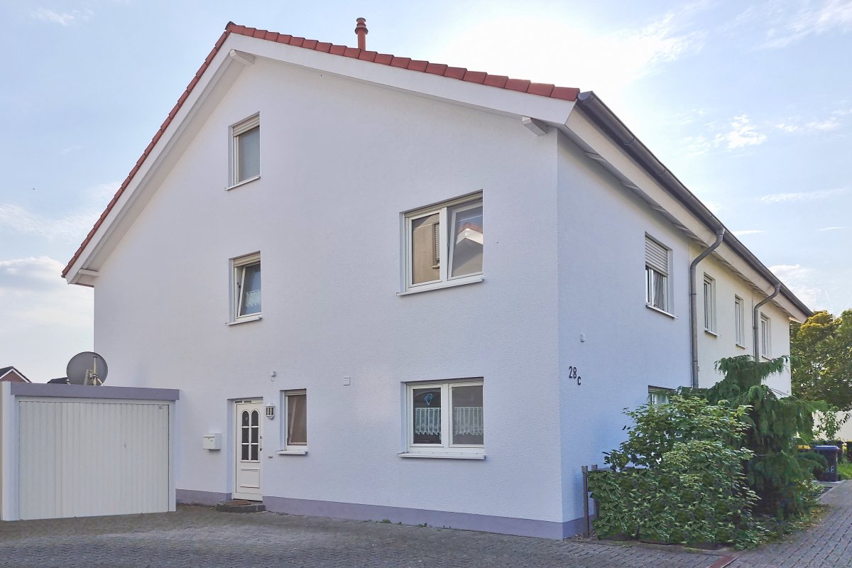 Haus seitlich mit Eingang Haus seitlich mit Eingang