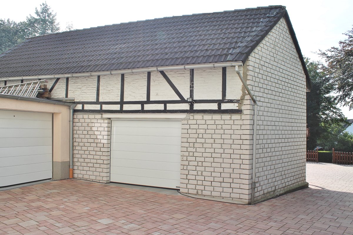 Garage mit Anbau