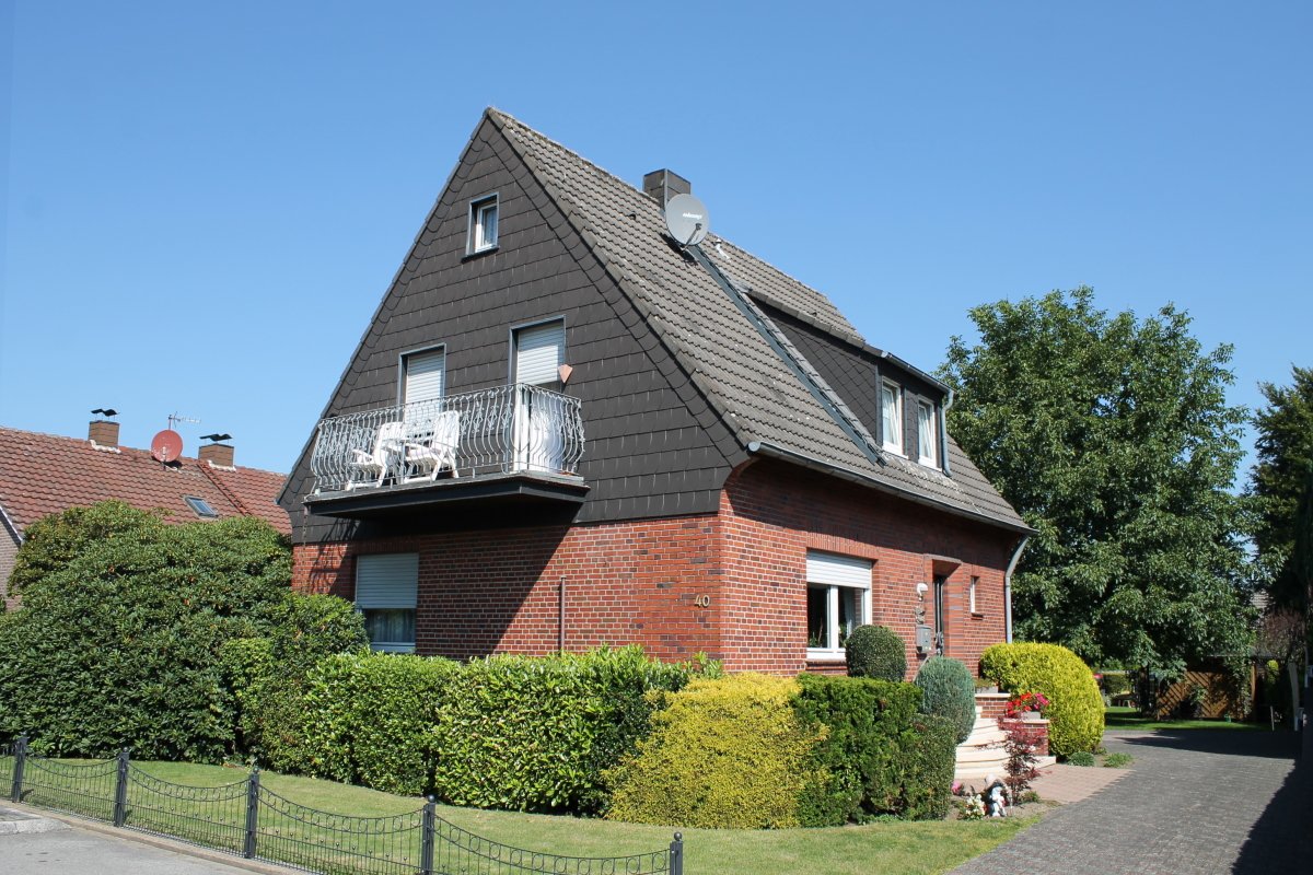 Haus seitlich mit Eingang